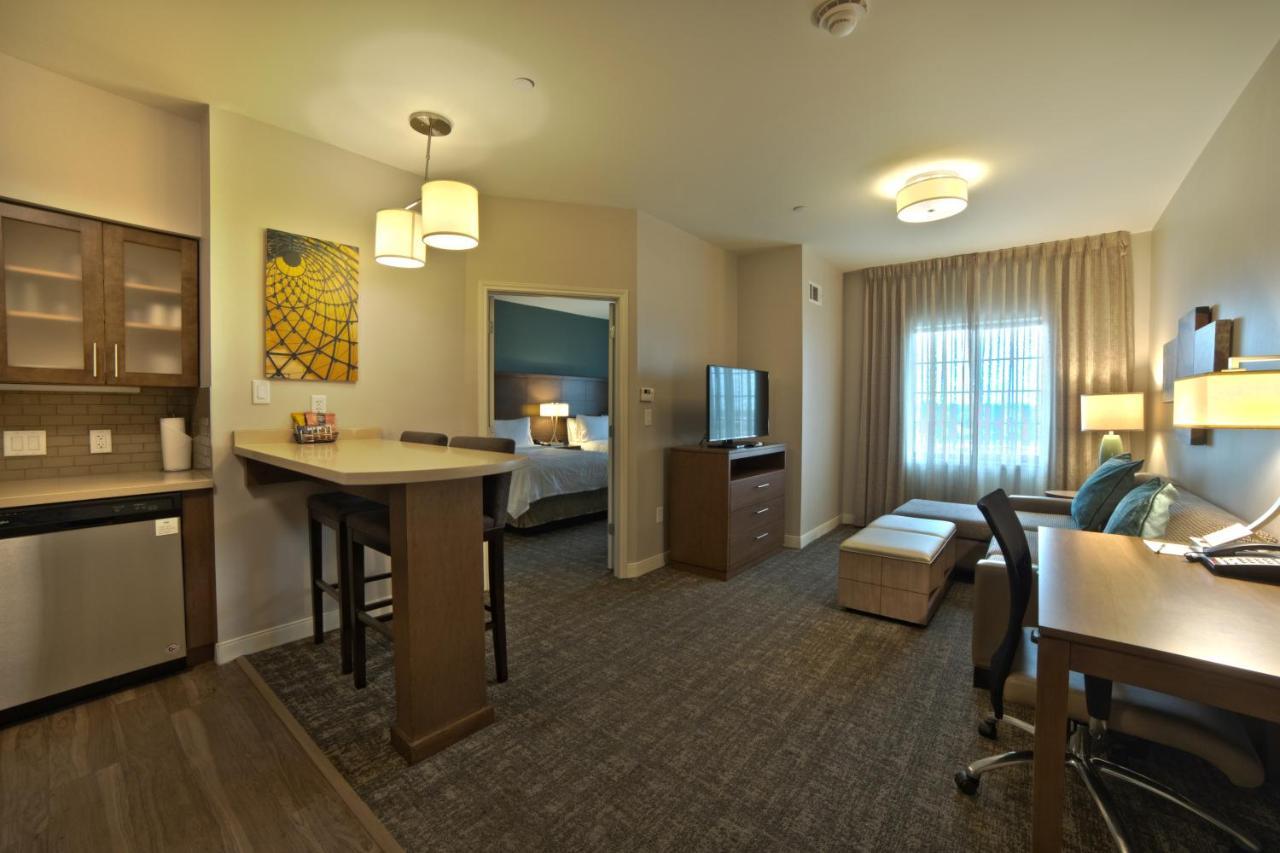 Staybridge Suites Houston - Humble Beltway 8 E By Ihg Eksteriør billede